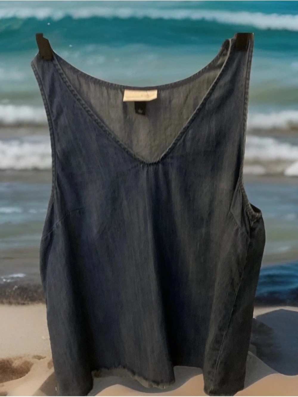 Universal Thread Raw Hem Sleevelesss V-Neck Mid-Wash Denim Pullover Shirt Sz L